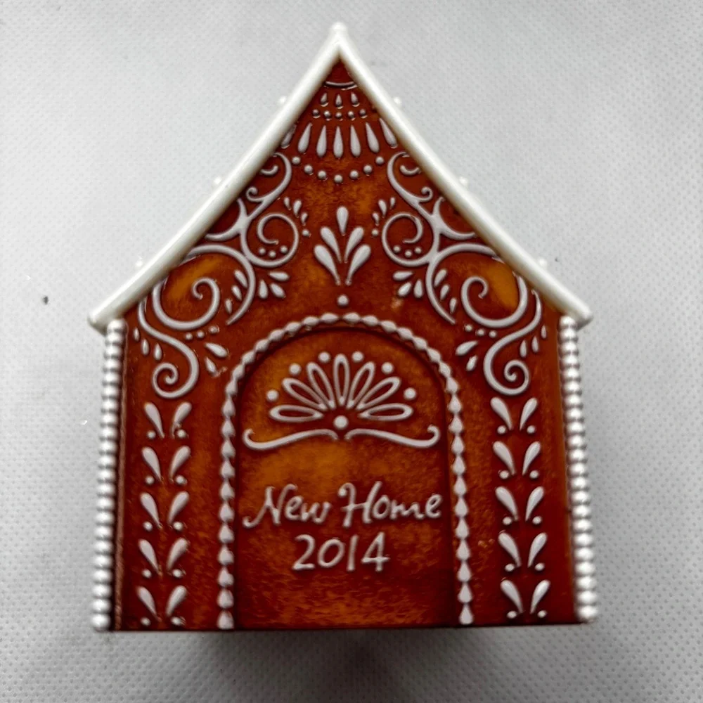 Hallmark Ornament Brown New Home 2014 Gingerbread House Keepsake Christmas New